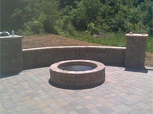 Outdoor Fireplaces & Fire Pit Kits