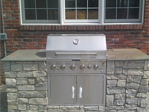 Outdoor Kitchen Kits & Veneer