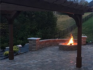 Outdoor Fireplaces & Fire Pit Kits